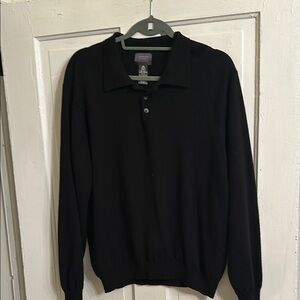 Mercer Street Studio Black V-Neck Sweater with Long Sleeves